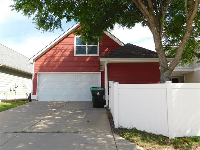 Building Photo - 1104 Hayden Ln