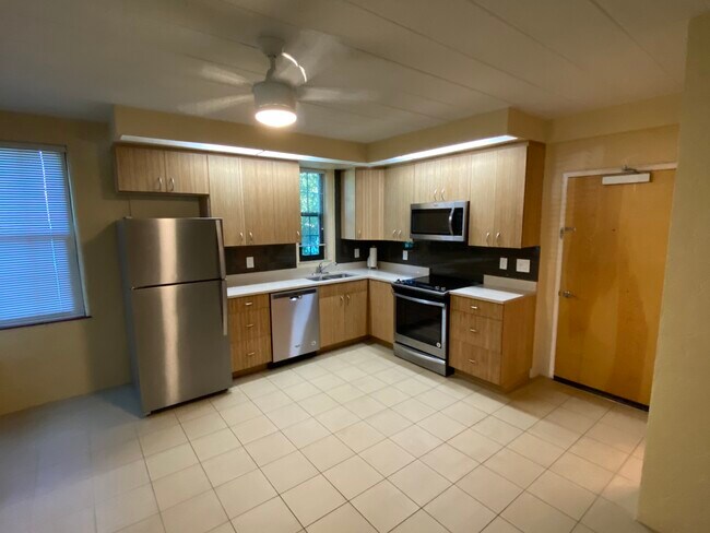 2 BD Kitchen - Prince Gregor Apartments