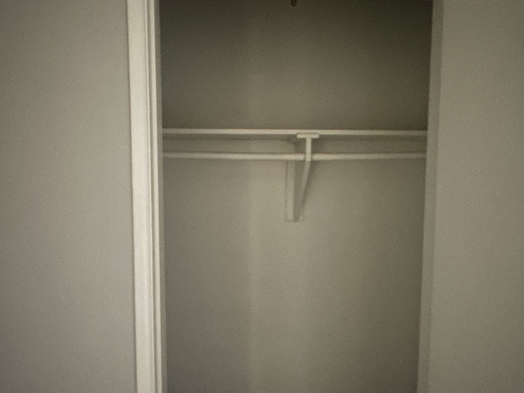 Building Photo - 5840 Hazeltine Ave