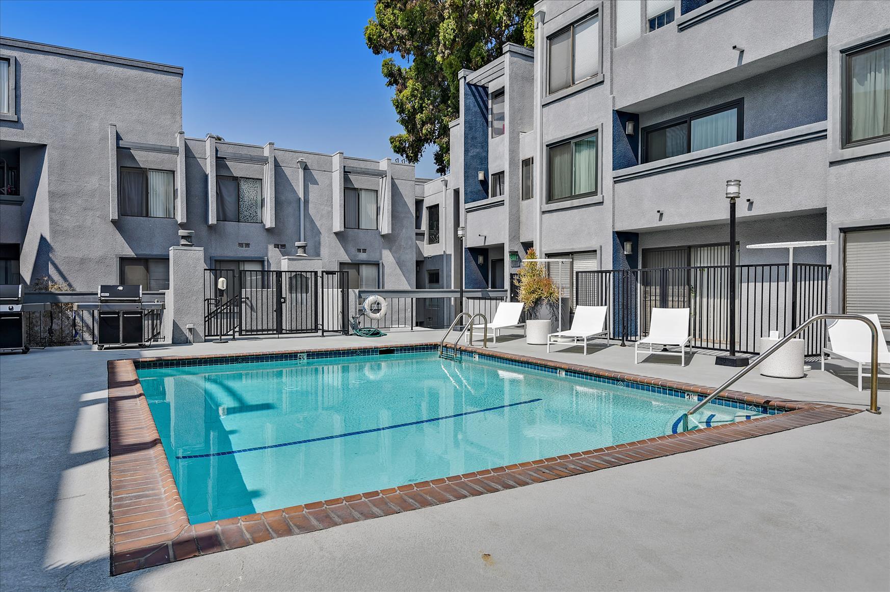 Building Photo - 1940 N Highland Ave