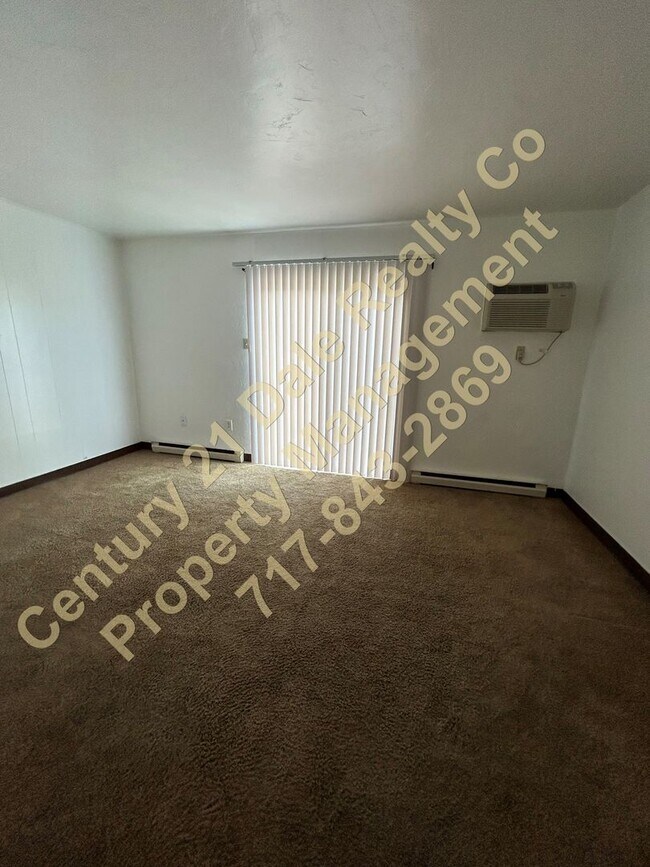 Building Photo - 2 BR, 1.5 Bath in West York School District