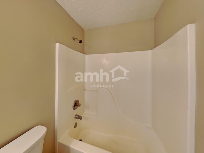 Building Photo - 7102 Independence Dr