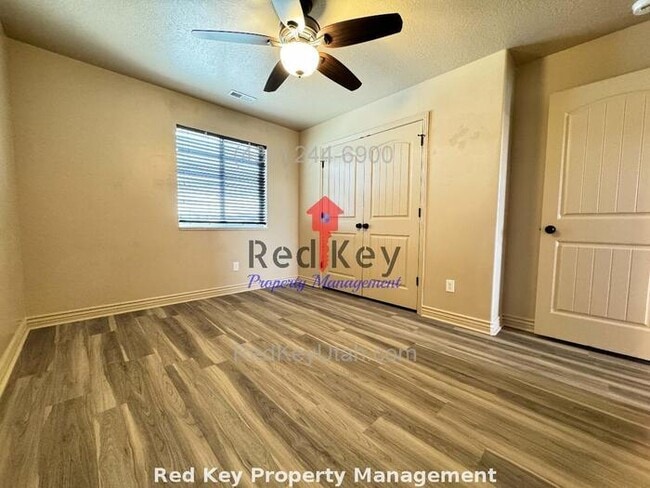 Building Photo - 770 N Single Family Home