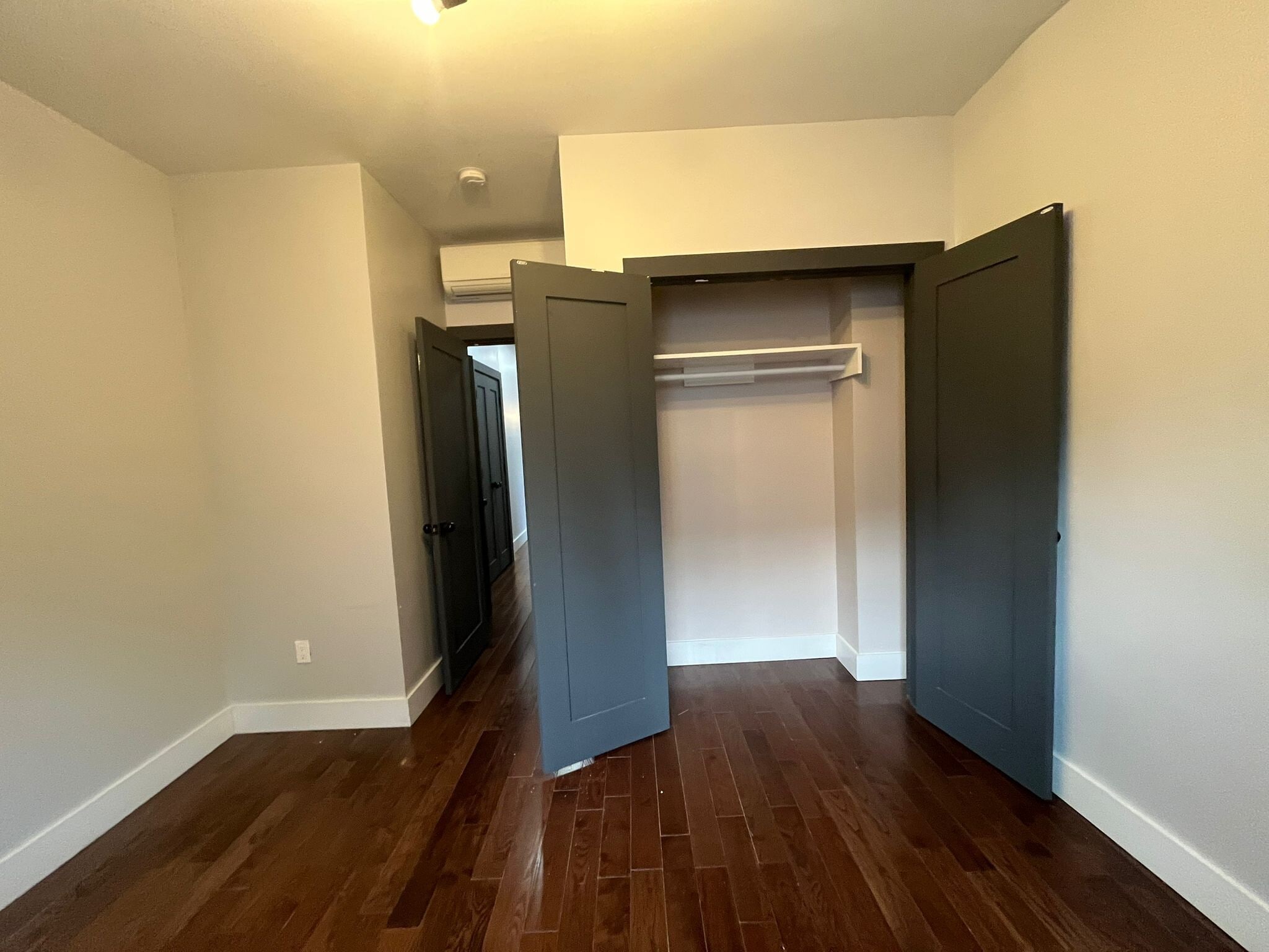 Building Photo - 63 Vroom St