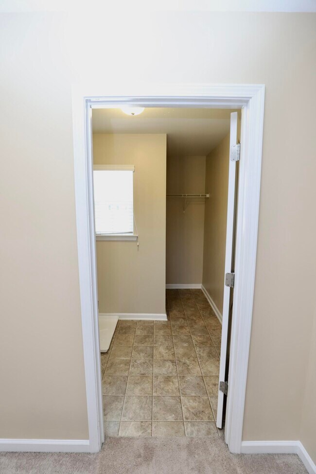 Building Photo - 1761 Nicholas Dr