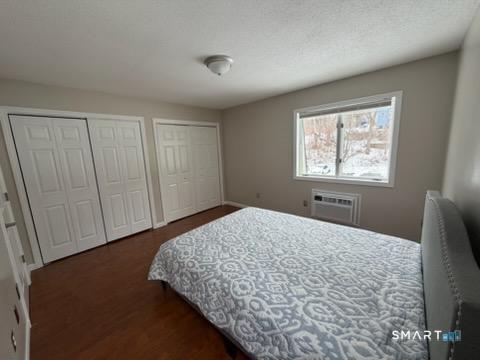 Building Photo - 21 Oak Ave Ext