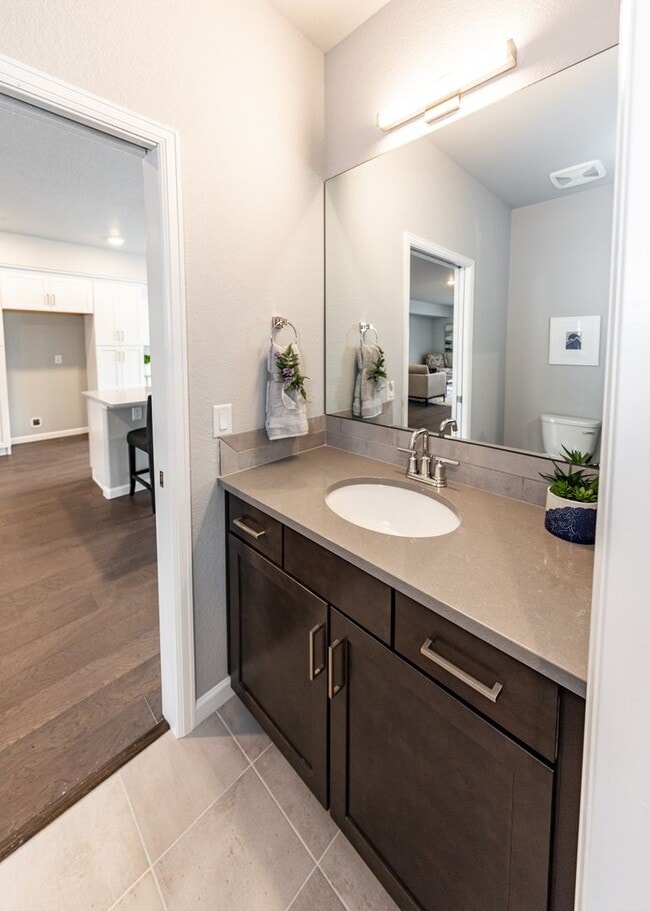 Building Photo - Luxury Executive Westside Townhouse with E...