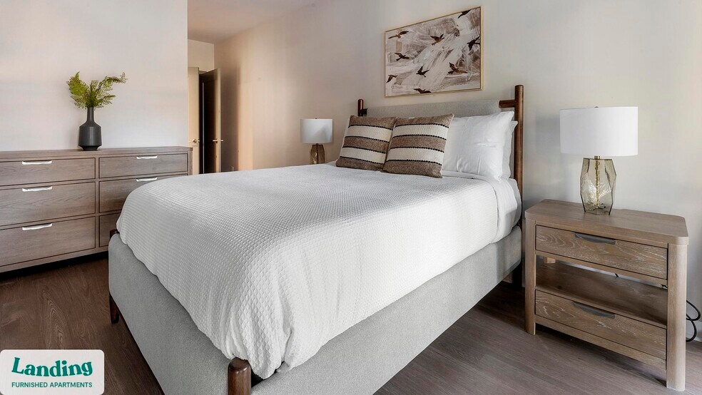 Building Photo - 350 Maple Dr SW