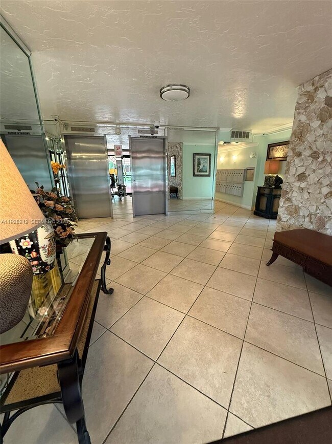 Building Photo - 3091 N Course Dr