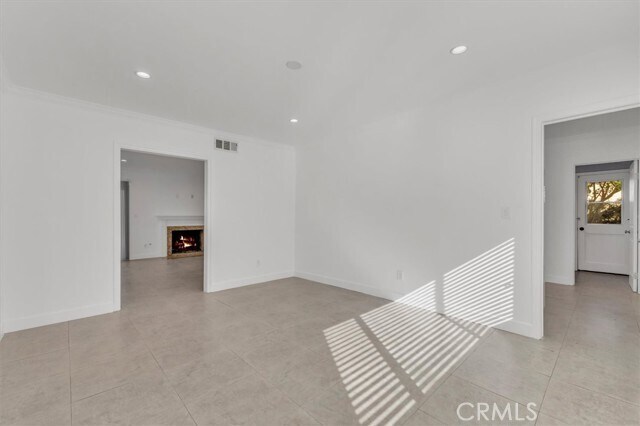 Building Photo - 8201 Clemens Ave