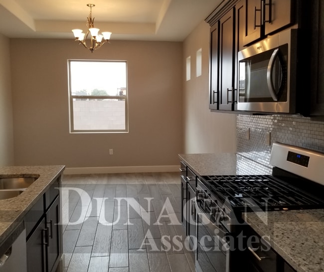Building Photo - 401 Baler Ln