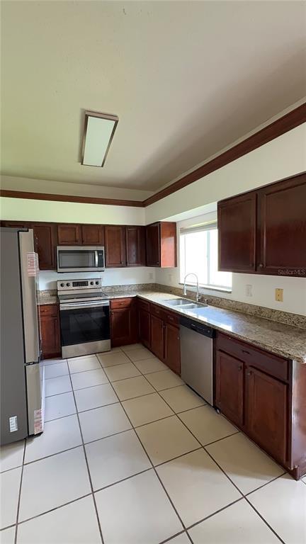 Building Photo - 27347 Coral Springs Dr