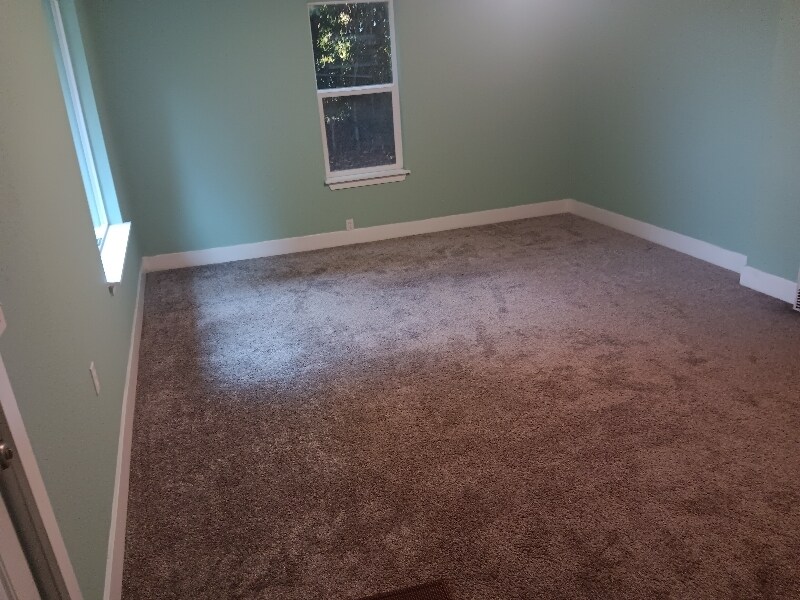 Building Photo - 4250 NE Hwy 20