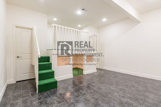 Building Photo - 5720 Big Canyon Dr