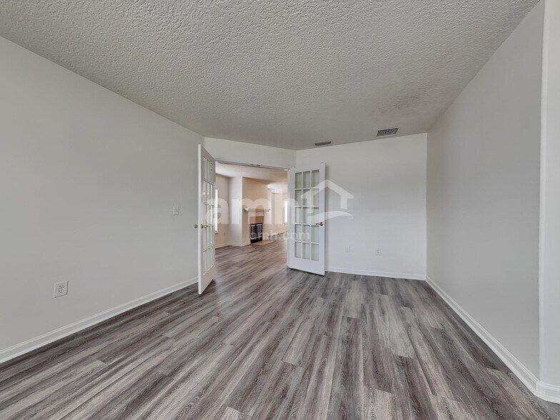 Building Photo - 76163 Long Pond Loop