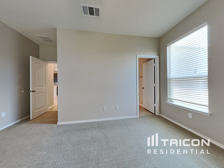 Building Photo - 153 Ella Marie Cir
