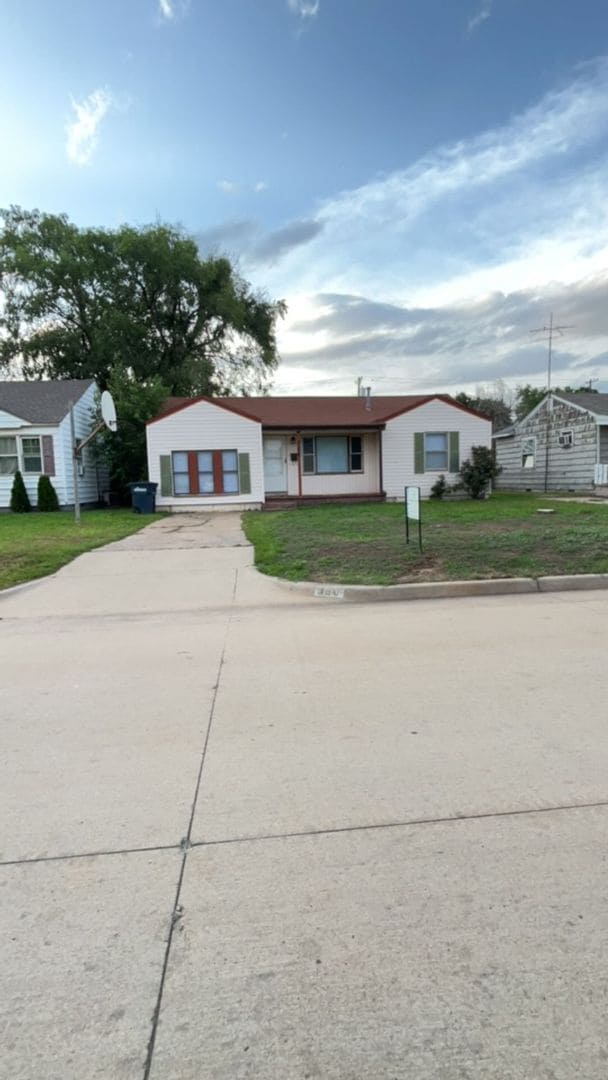 Primary Photo - 350 E Cottonwood Ave