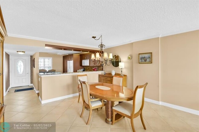 Building Photo - 1627 Riverview Rd