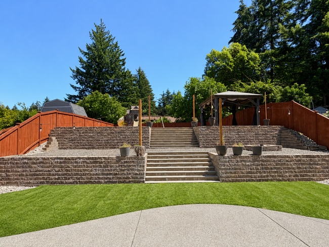 Building Photo - 3918 Southlake Dr SE