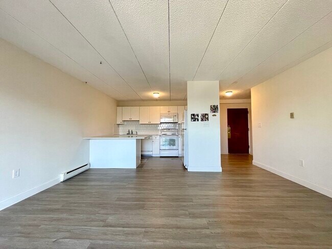 Building Photo - 308 Quarry St