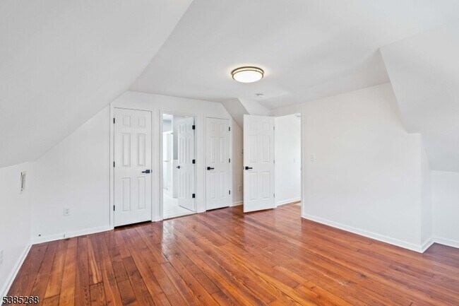 Building Photo - 113 Maple Ave