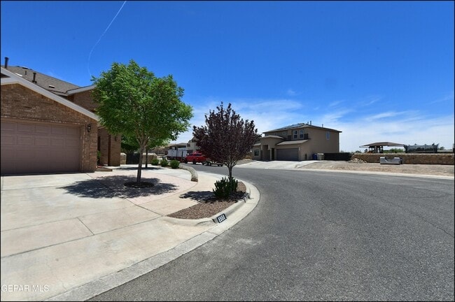 Building Photo - 6560 McFarland Ave