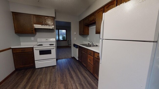 Kitchen - 614 Fishlock Ave
