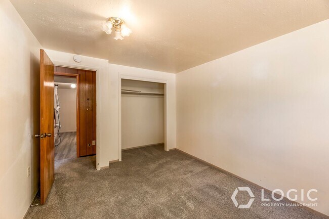 Building Photo - 3151 Quincy Ave