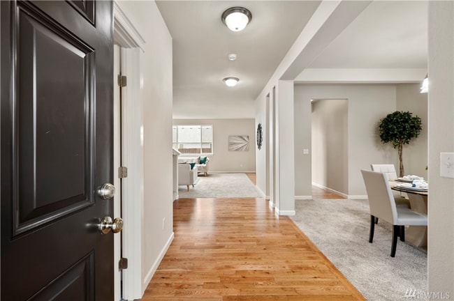 Building Photo - 1548 Farina Lp SE