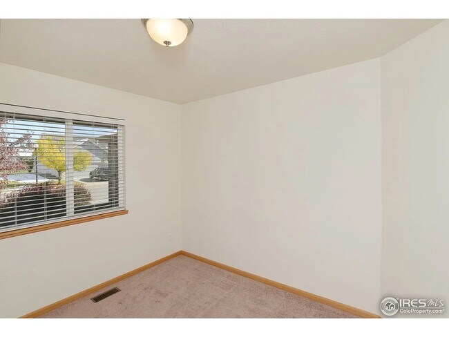 Building Photo - 385 Blue Azurite Ave