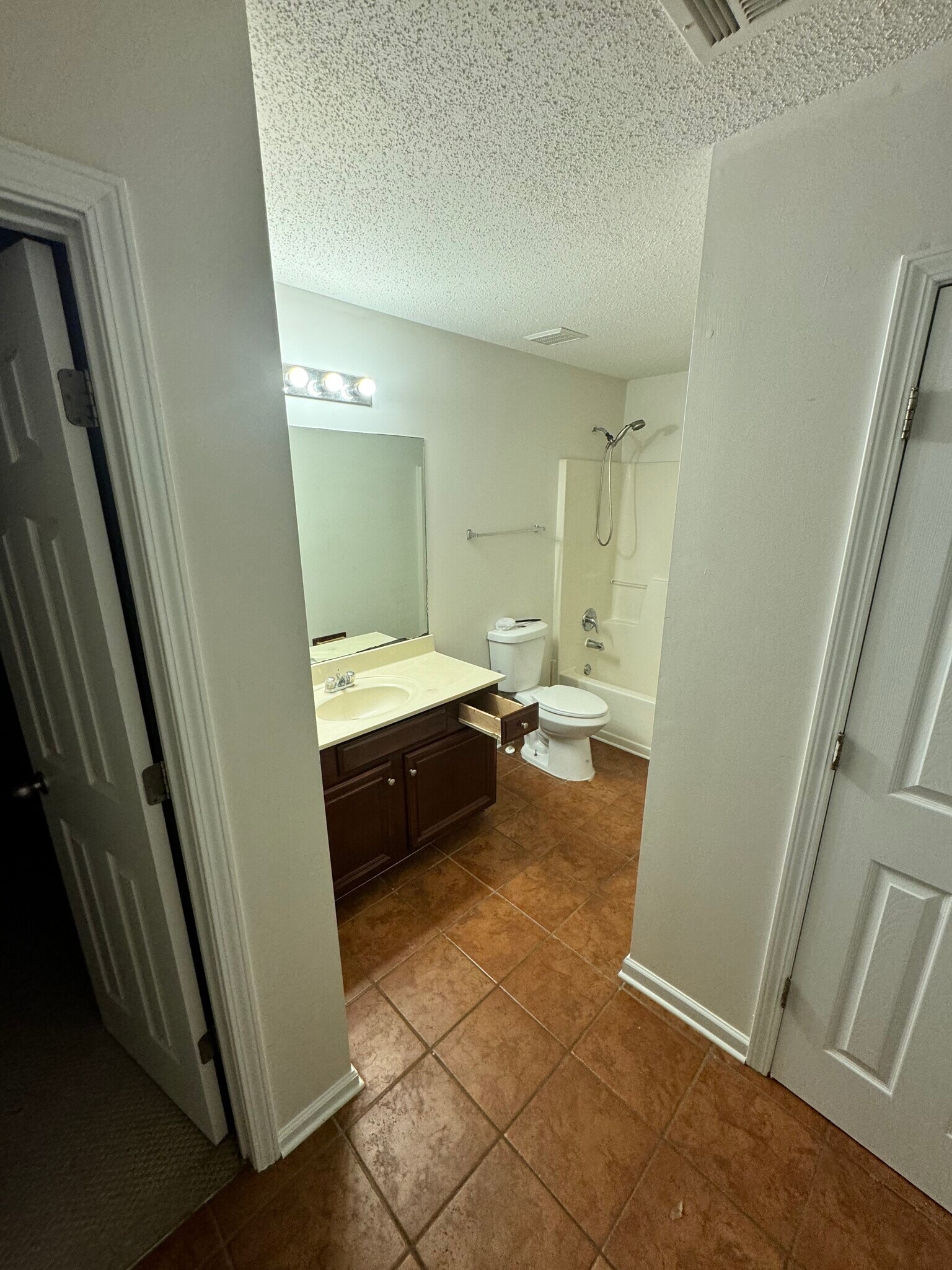 Building Photo - 4294 Defoors Farm Trl