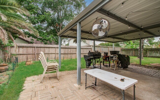 Building Photo - 15035 Felgate Creek Dr