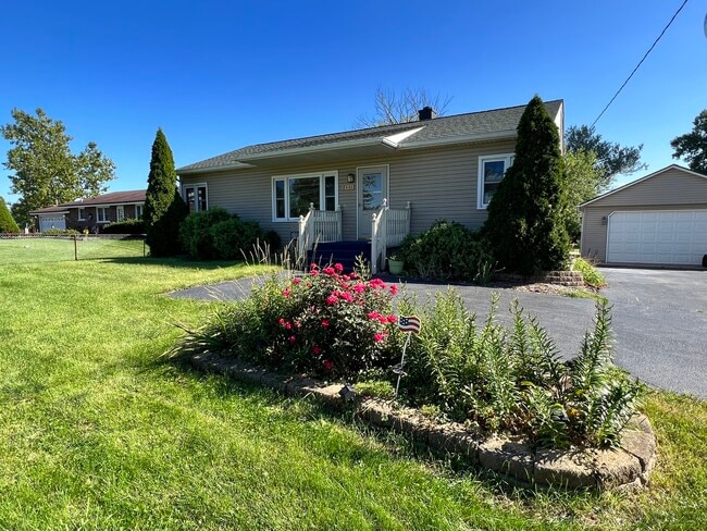 Primary Photo - 8431 W 135th St