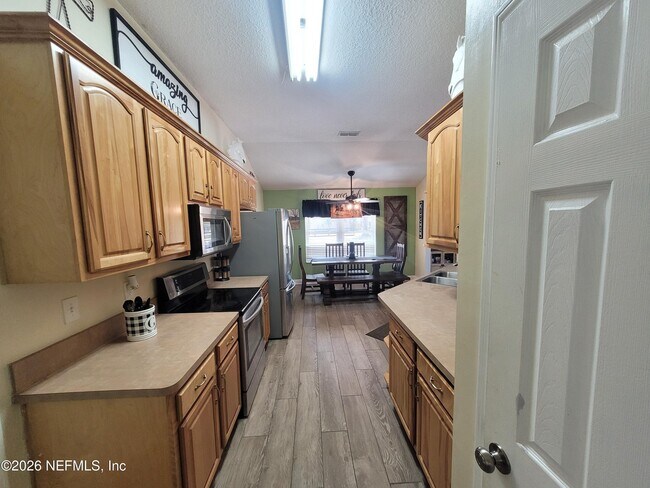 Building Photo - 906 County Rd 217