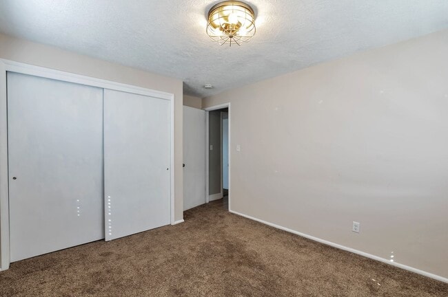 Building Photo - Simmons Duplex