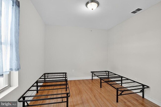 Building Photo - 602 N 43rd St