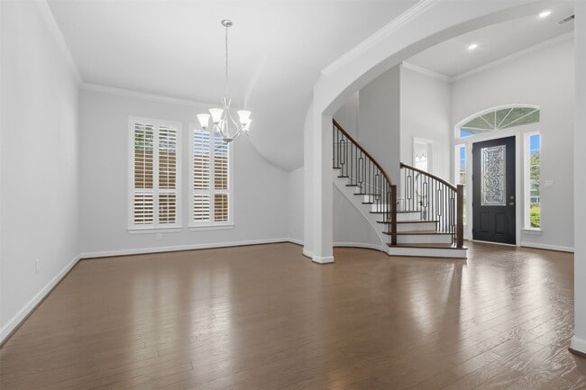 Building Photo - 1303 Gardenia Dr