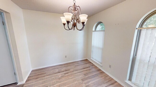Building Photo - 2308 Darwin Cir