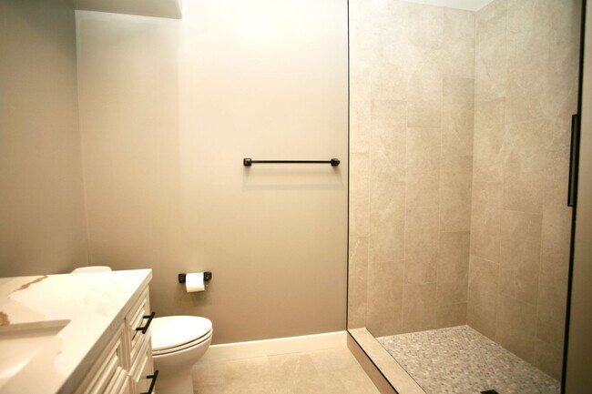Building Photo - Valle Caballo Ln