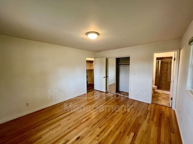Building Photo - 1831 20th Ave