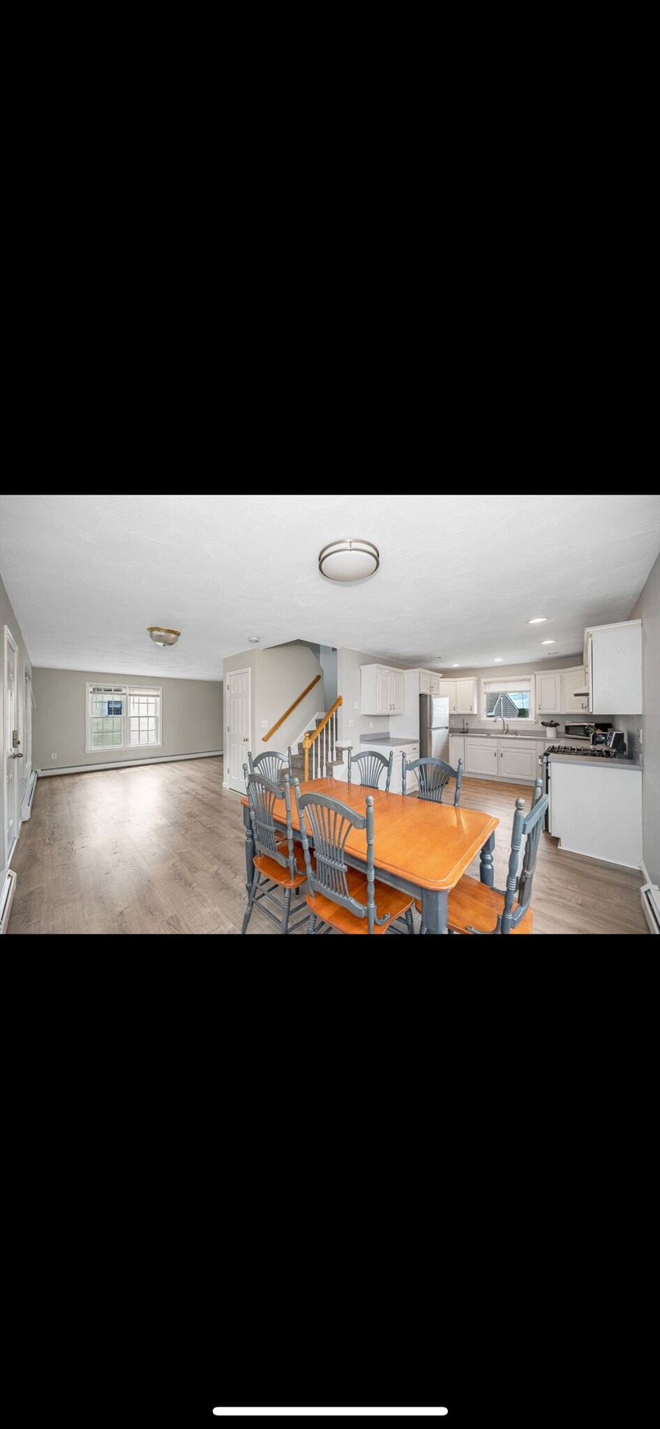 Building Photo - 561 North End Blvd