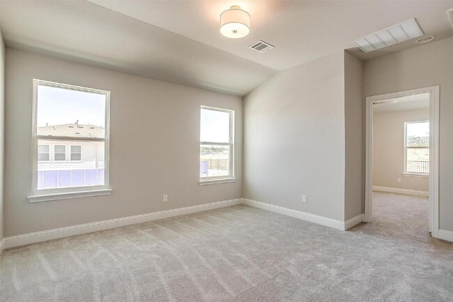 Building Photo - Beautiful Townhome in Gated Community