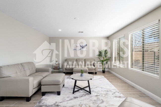 Building Photo - Beautiful Large Furnished Home w/A Pool