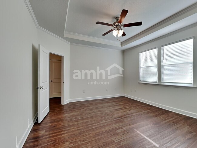 Building Photo - 5807 Hampton Creek Rd