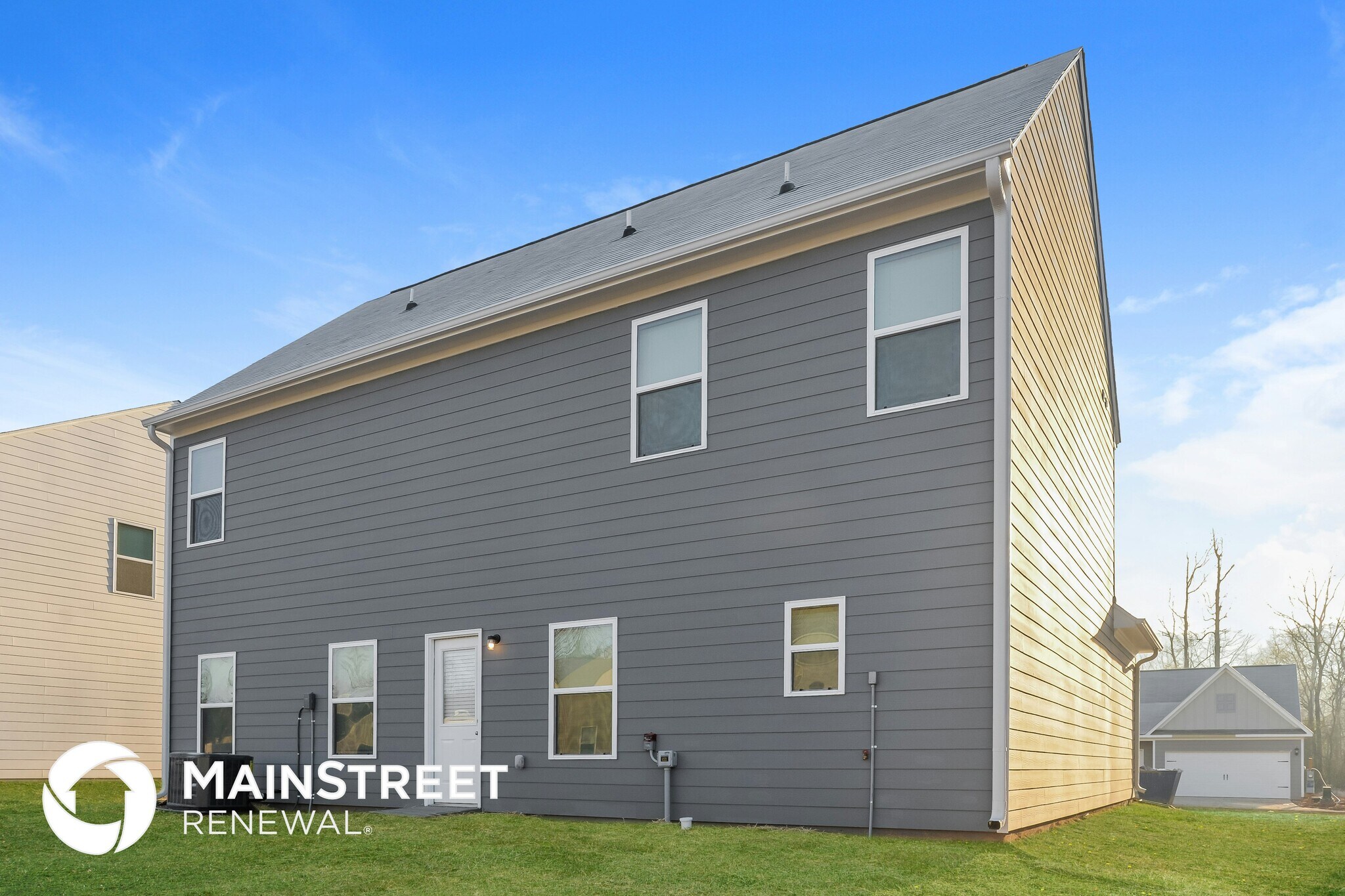 Building Photo - 555 Clover Cir