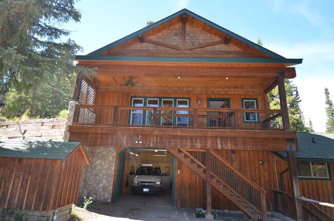 Building Photo - 471 High Point Dr