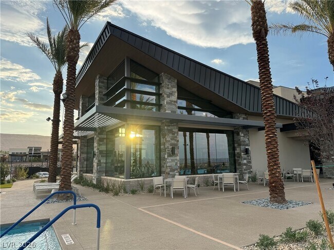 Building Photo - 10797 Canyon Bloom Dr