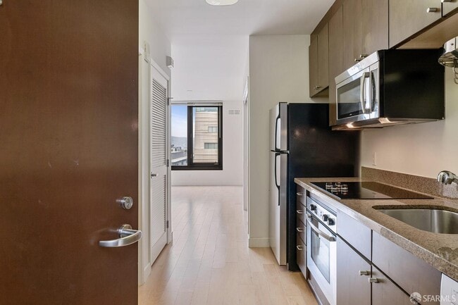 Building Photo - 199 New Montgomery St