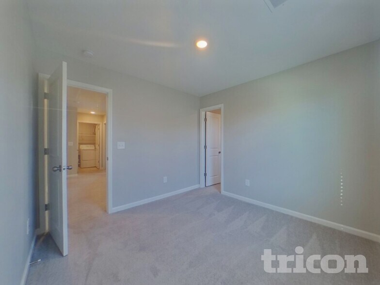 Building Photo - 1918 Landrow Ln