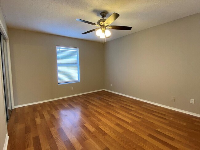 Building Photo - 3047 Olympia Dr